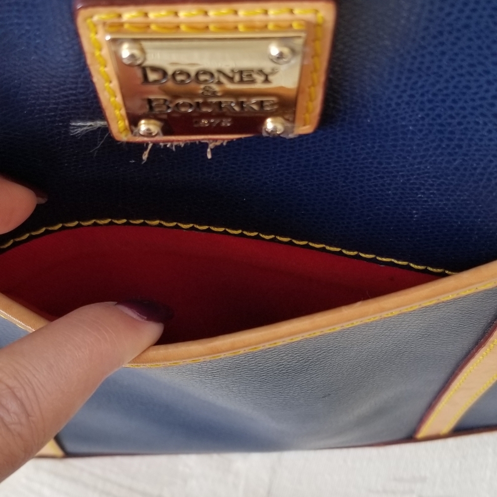 Dooney & Bourke Tote Bag - Picture 6 of 7